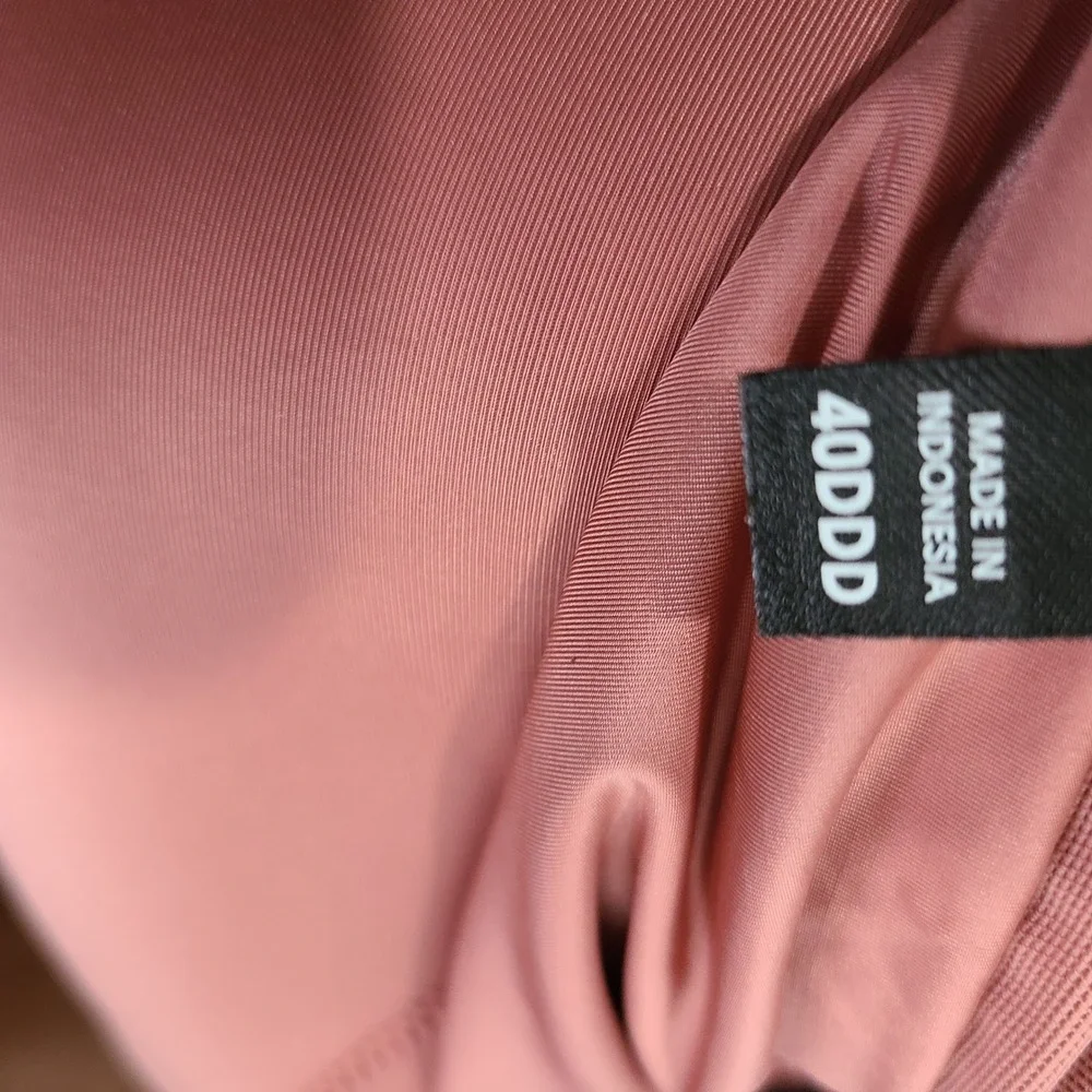 Torrid Perfect T Front-Close‎ Lightly Lined Bra 40DDD Rose Pink Underwire